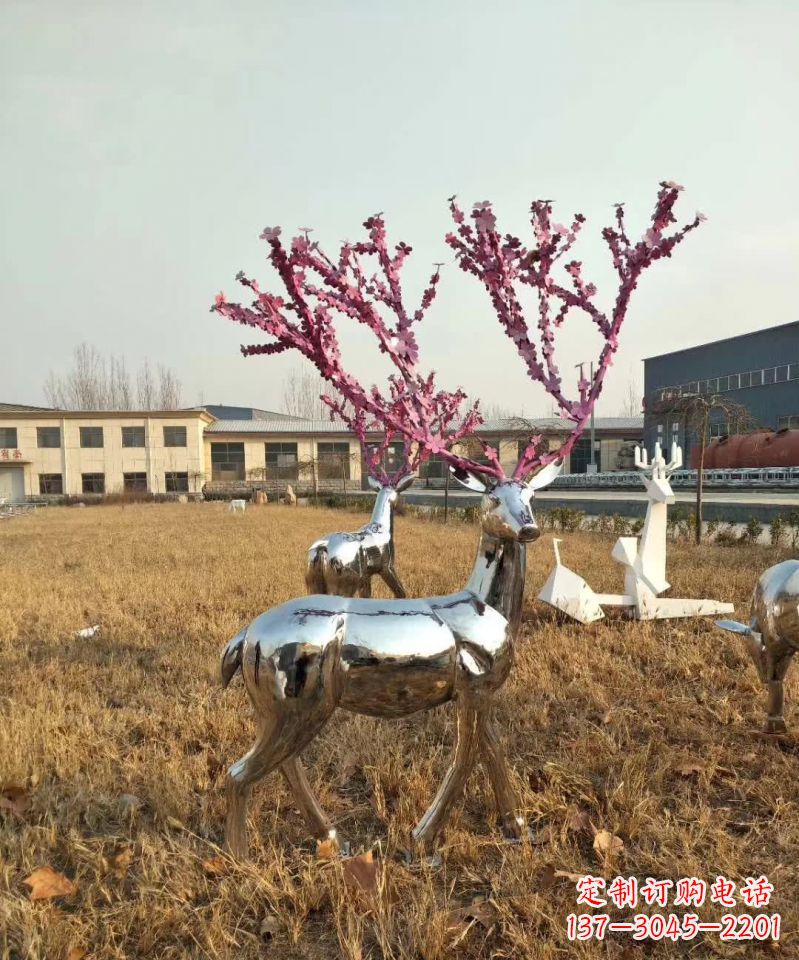 聊城镜面不锈钢梅花鹿雕塑,一款极致的雕塑体验