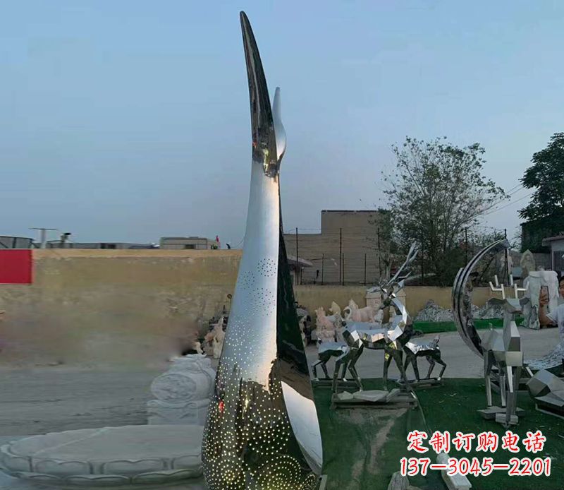 聊城高雅优雅，中领雕塑定制不锈钢抽象天鹅雕塑