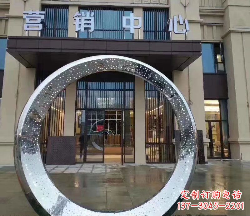 聊城镜面时尚圆环不锈钢雕塑