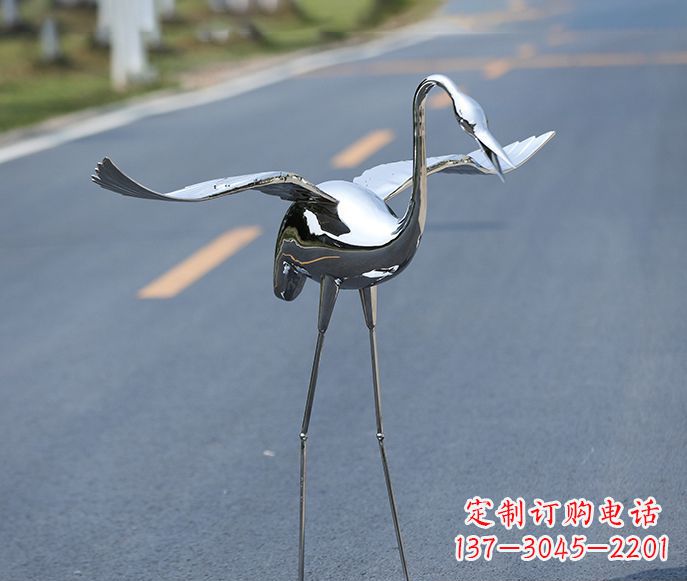 聊城中领雕塑:酒店装饰精美仙鹤雕塑