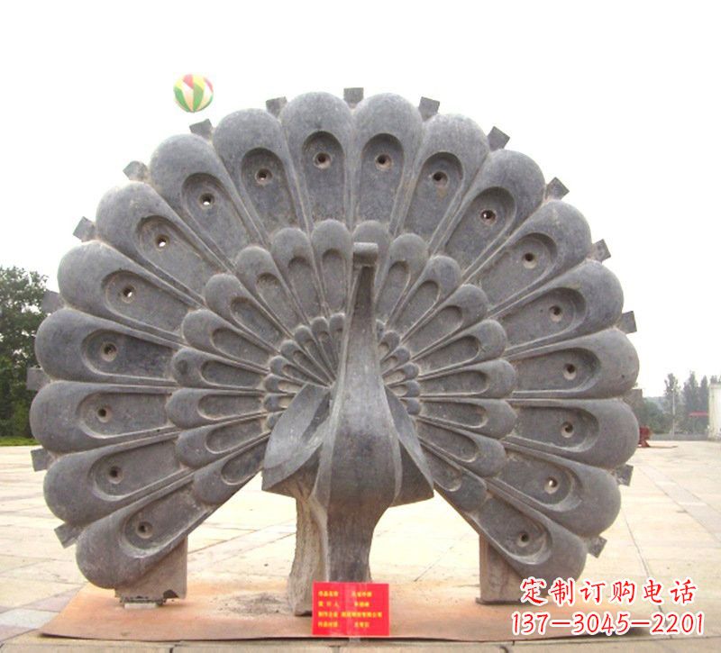 聊城精美绝伦的碧玉孔雀雕塑