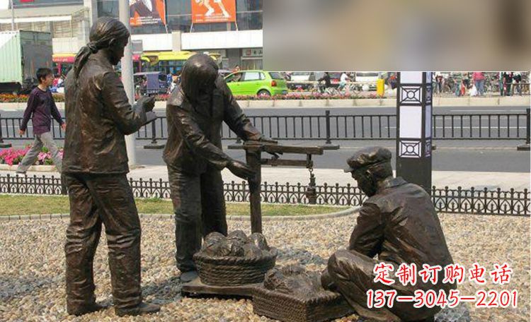 聊城灵动白菜雕塑生动展现可爱表情