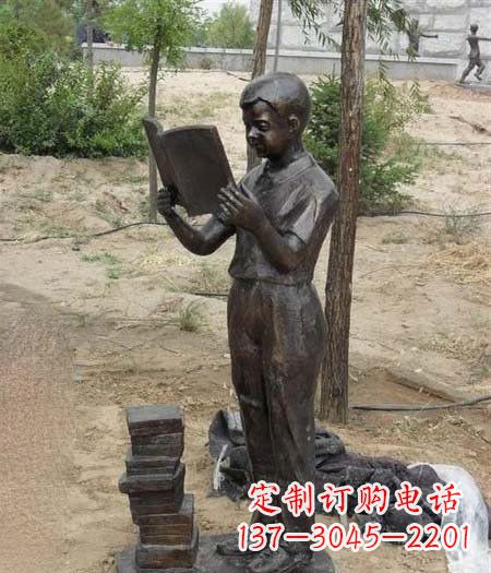 聊城中领雕塑尊贵细腻的男孩铜雕
