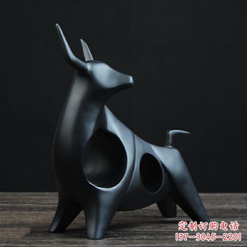 聊城可爱抽象牛玻璃钢动物雕塑