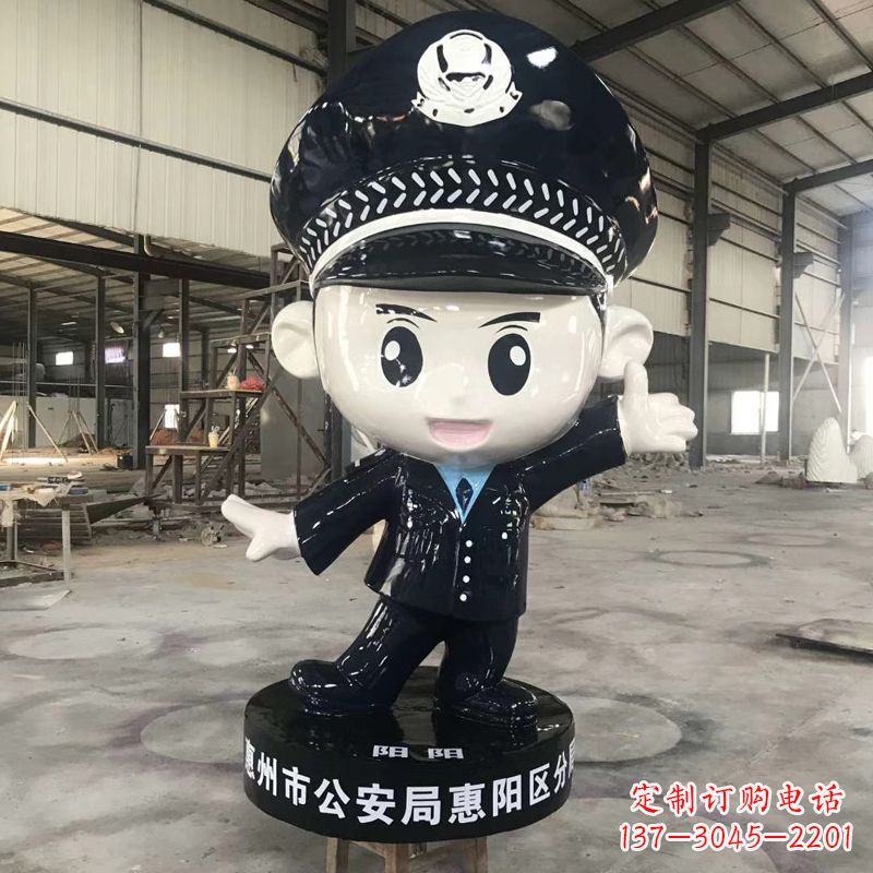 聊城可爱警察雕塑，萌趣满满！