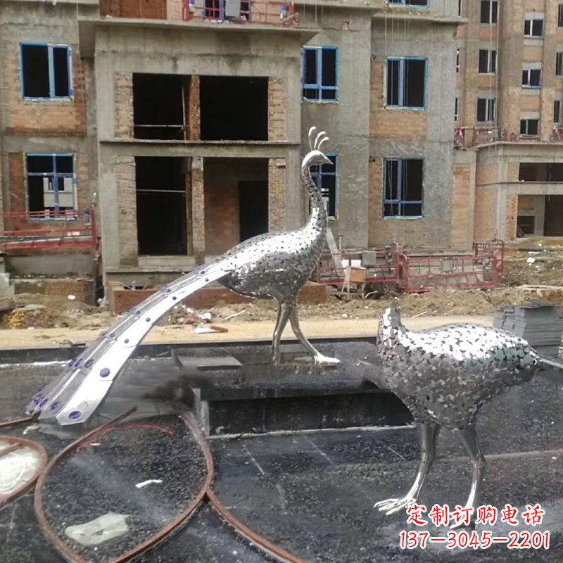 聊城精美的孔雀不锈钢雕塑