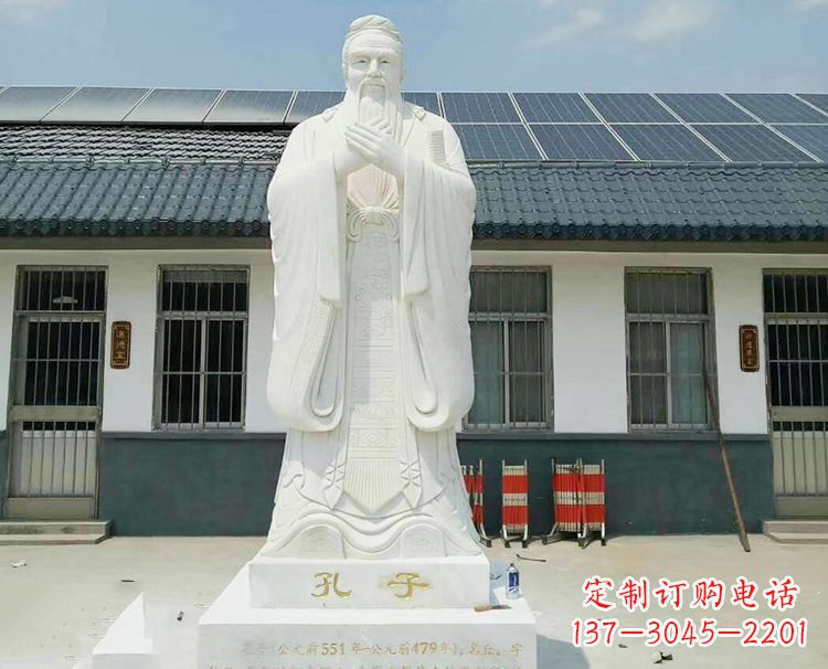 聊城孔子伸舌头的雕像