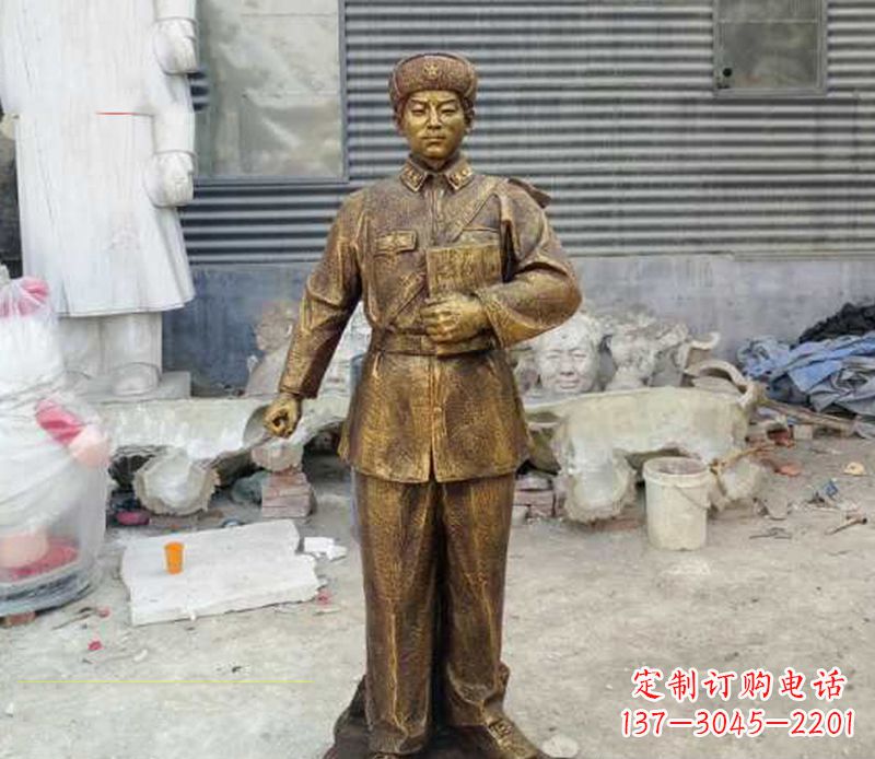 聊城传承爱国精神，让雷锋雕塑永久守护家园