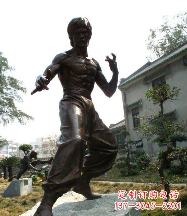 聊城李小龙公园名人铜雕