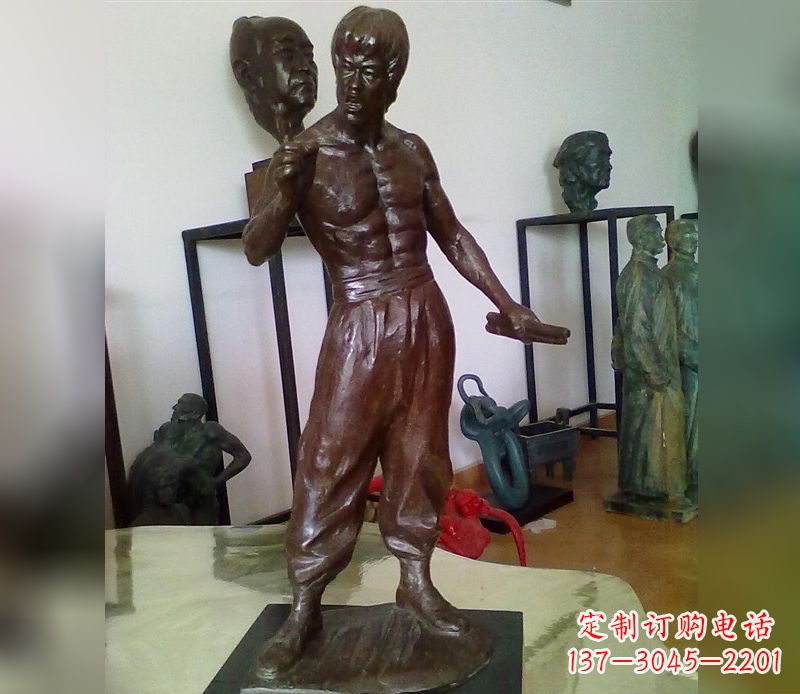 聊城李小龙电影明星铜雕