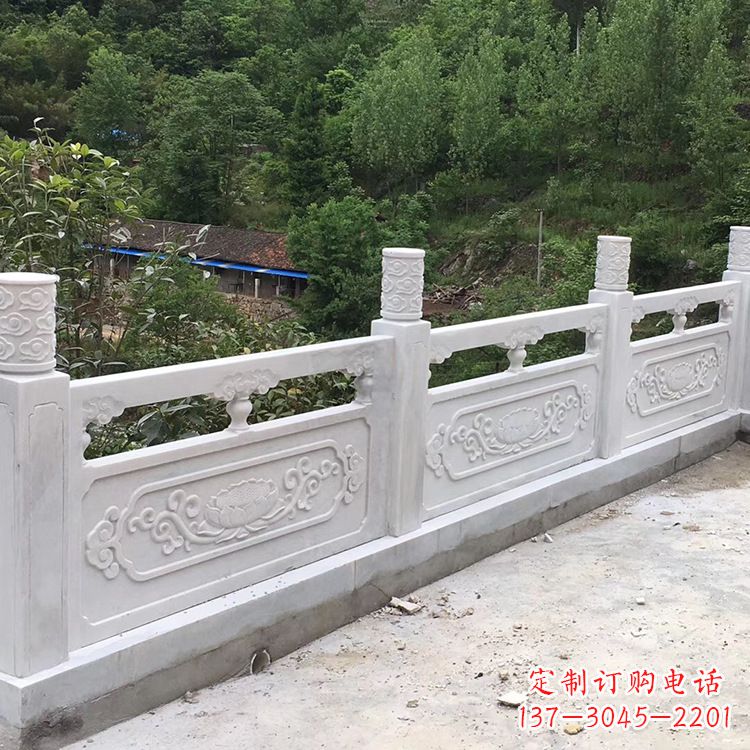 聊城莲花纹石栏板雕塑,为你树立华丽边框
