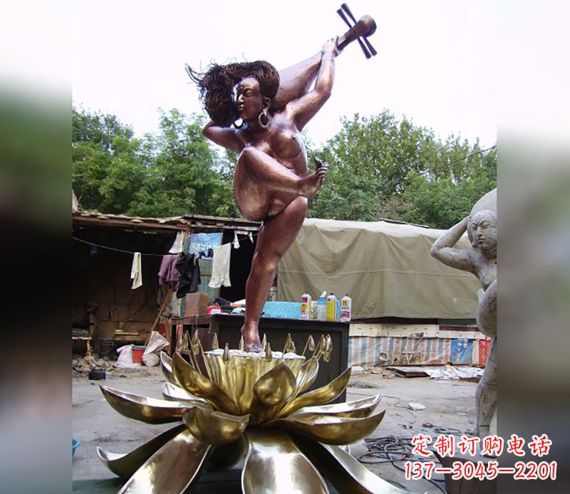 聊城如神般的精美莲花铜雕塑