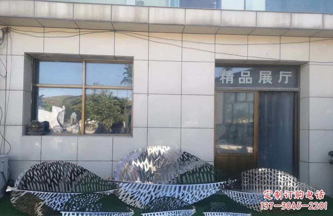 聊城镂空树叶不锈钢雕塑