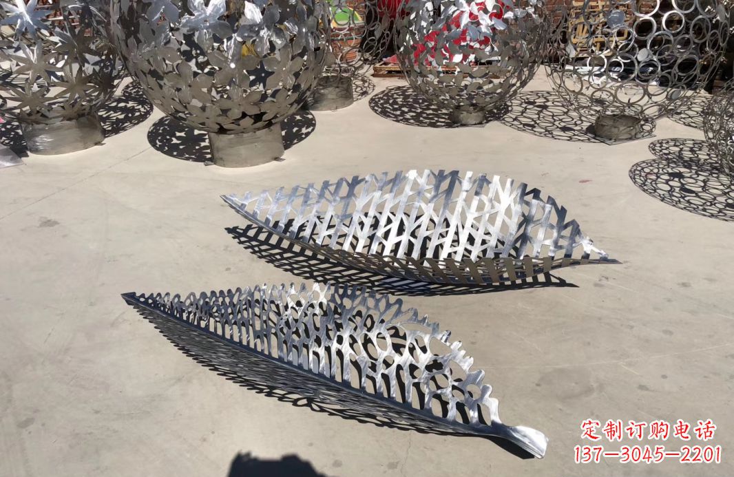 聊城镂空树叶广场景观雕塑
