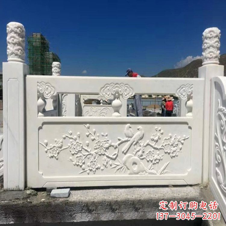 聊城梅花石雕塑栏板——为您的室内外空间带来精美的艺术气息