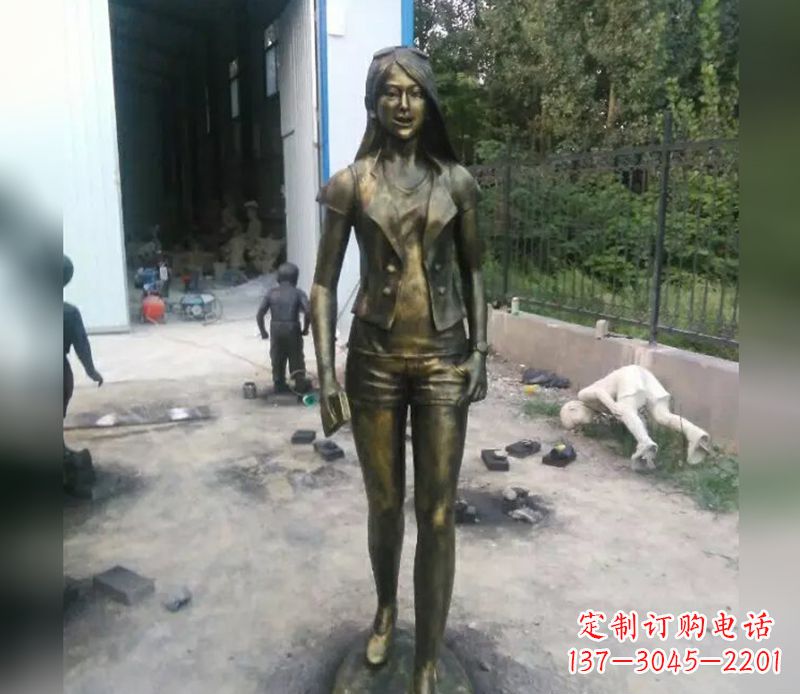 聊城深入人心的美女铜雕