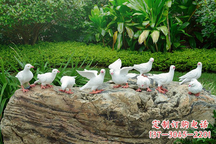 聊城鸽子雕塑,母亲抱孩子的传家之宝
