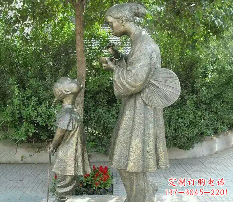 聊城用浓浓母爱温暖心中的母亲雕塑