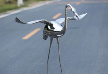 聊城中领雕塑：酒店装饰精美仙鹤雕塑