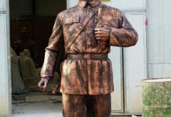 聊城雷锋铜雕，传承爱心精神