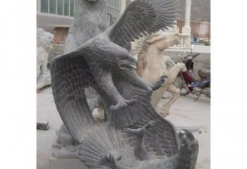 聊城中领雕塑推出的石雕老鹰是一款充满生机与力…