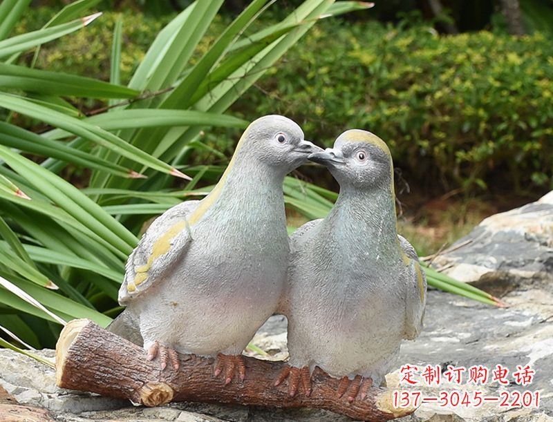 聊城南京抗战胜利纪念馆和平鸽雕塑,历久弥新