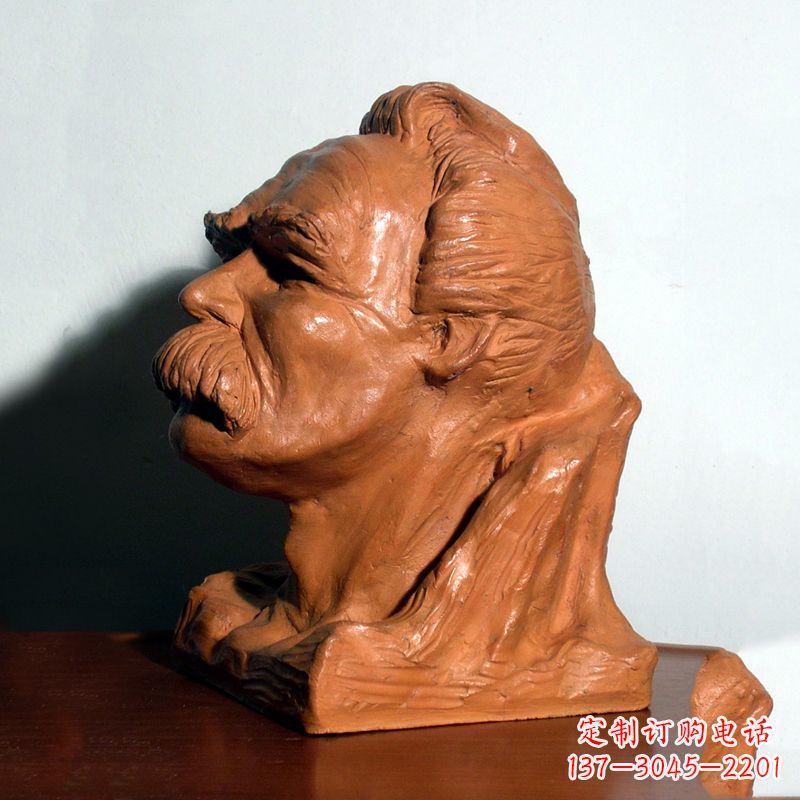 聊城以尼采为原型的雕塑头像