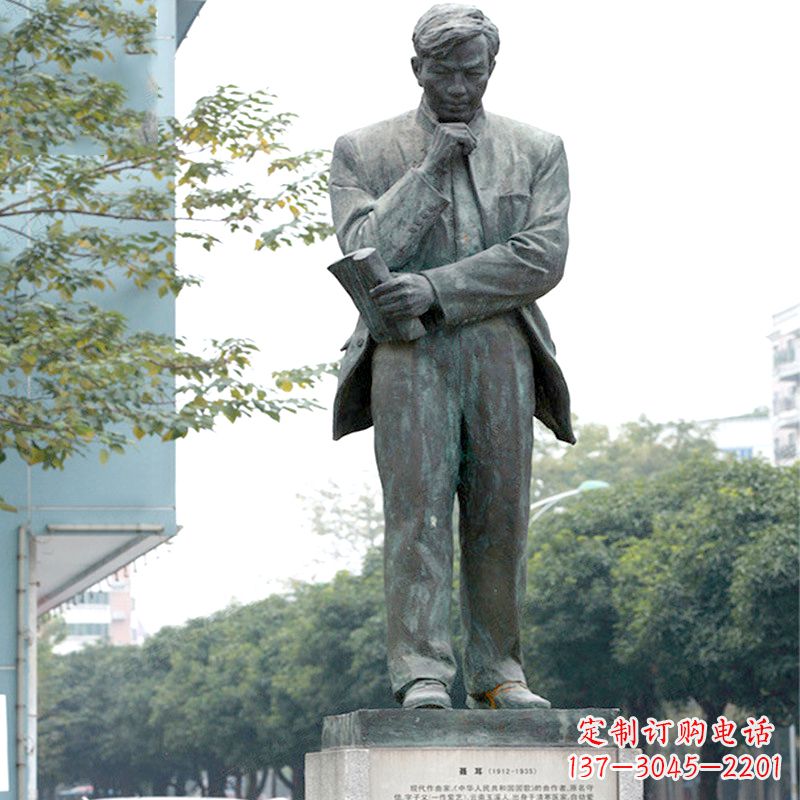 聊城很多历史上著名的人物都有精美的雕塑来表彰…