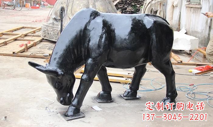 聊城牛吃草铜雕