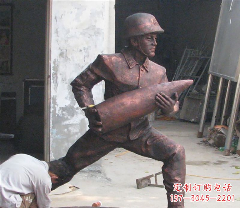 聊城铜雕炮弹战士,象征勇气和决心