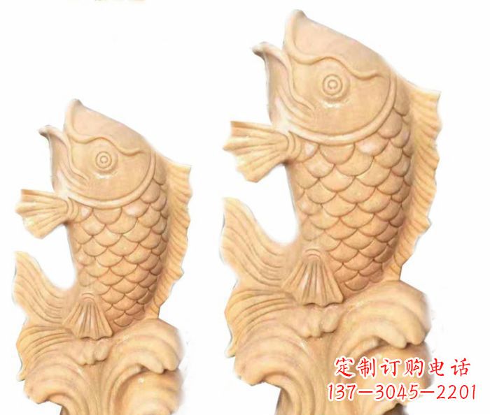 聊城晚霞红石喷水鲤鱼雕塑,灵动悠扬