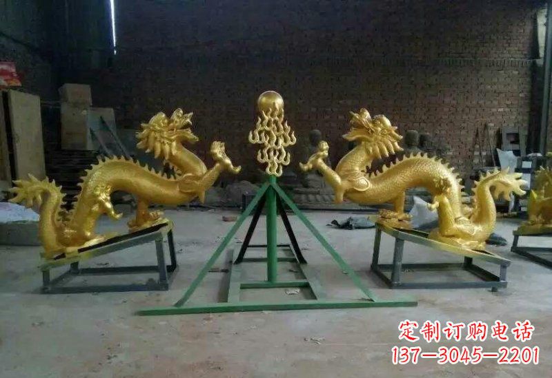 聊城漆金双龙戏珠铜雕