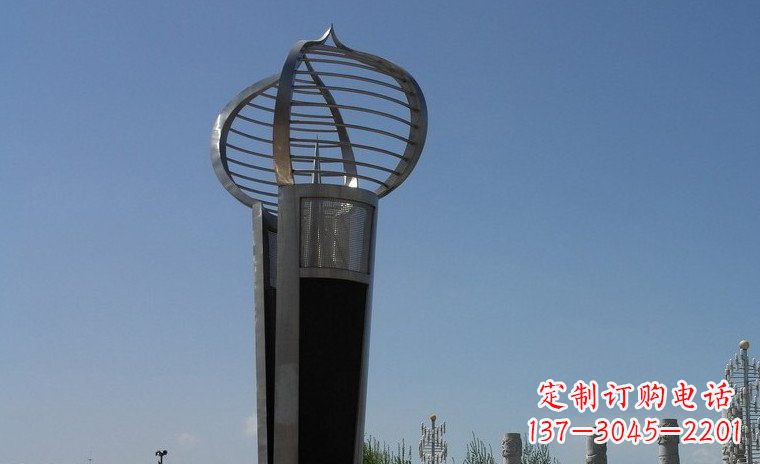 聊城中领雕塑:不锈钢火炬形雕塑