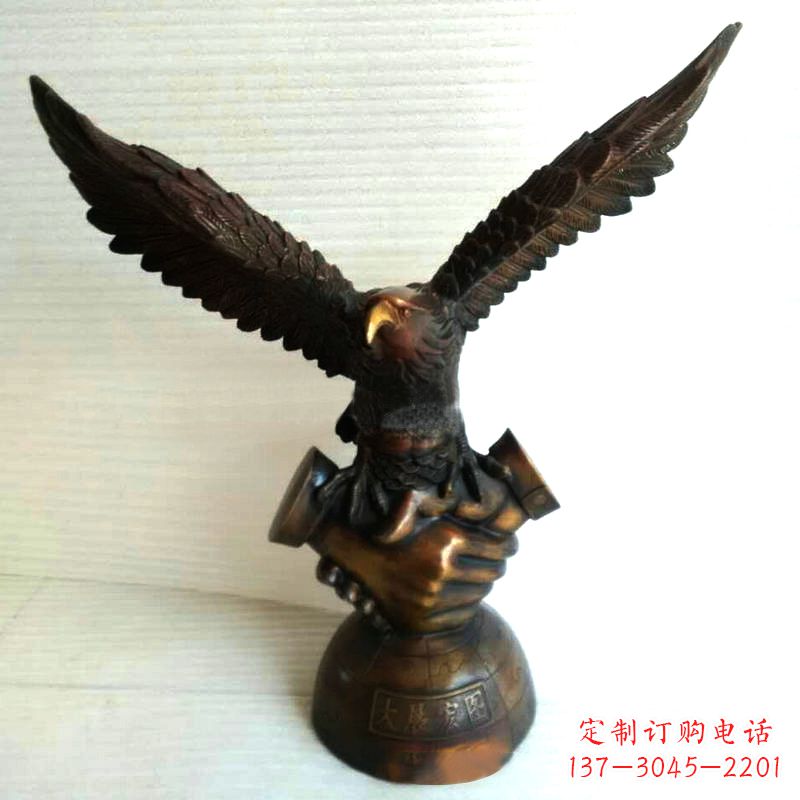 聊城以老鹰为灵感的经典铜鼎