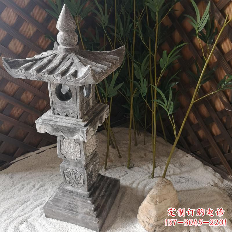 聊城青石仿古灯笼雕塑是由中领雕塑定制的经典雕…