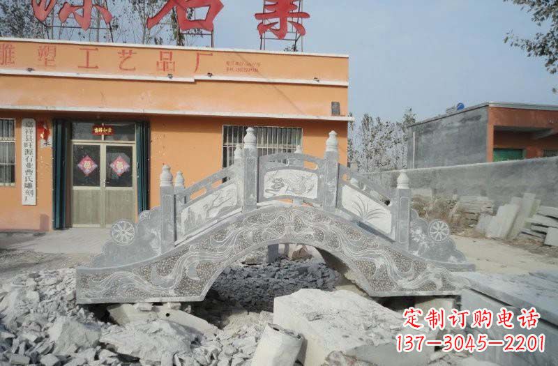 聊城青石仿古拱桥雕塑,令领雕塑为您打造