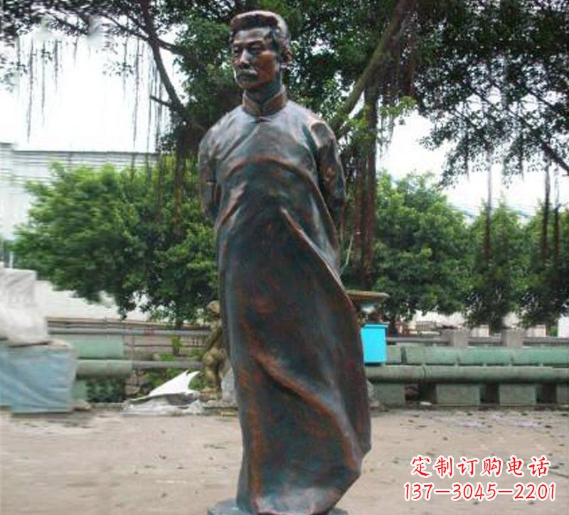聊城青铜雕塑,精致鲁迅雕像