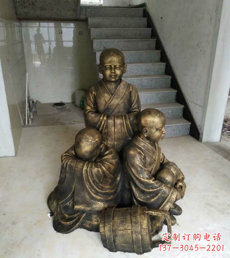 聊城中国领雕塑推出的金色佛祖三像是一件令人惊…
