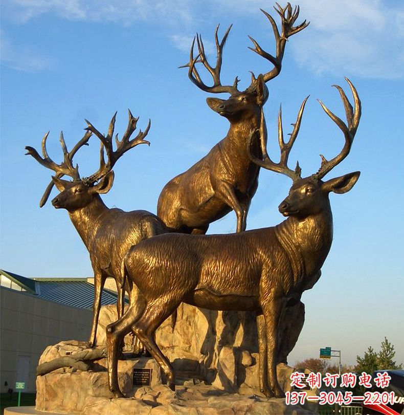 聊城三鹿登高鹿景观铜雕,让你秀智慧雕刻艺术