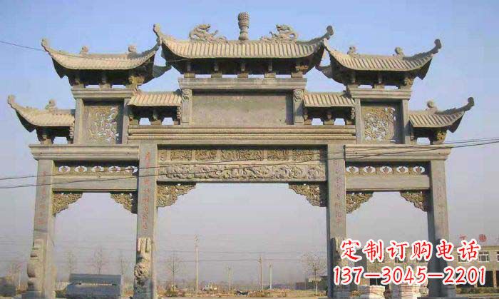 聊城特色街角石雕牌坊精致典雅的装点