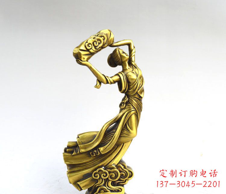 聊城传承古老神话的女娲雕塑