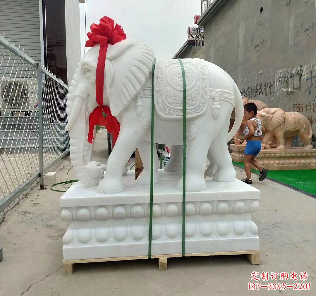 聊城中领雕塑精美玉雕大象
