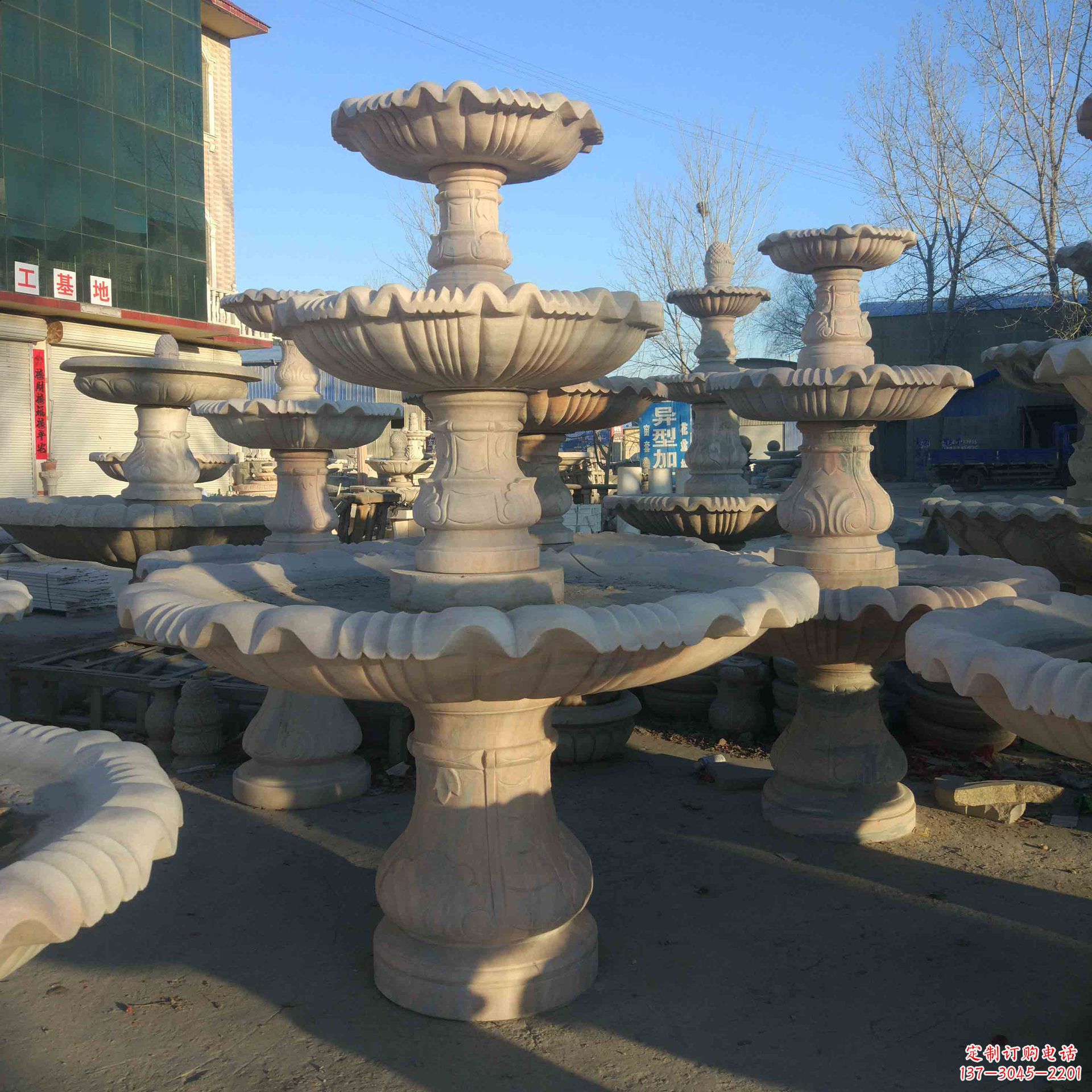 聊城城市增添魅力的石雕天鹅