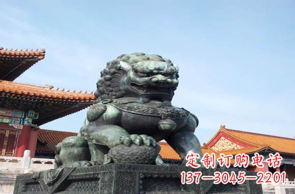 聊城寺庙门口狮子铜雕