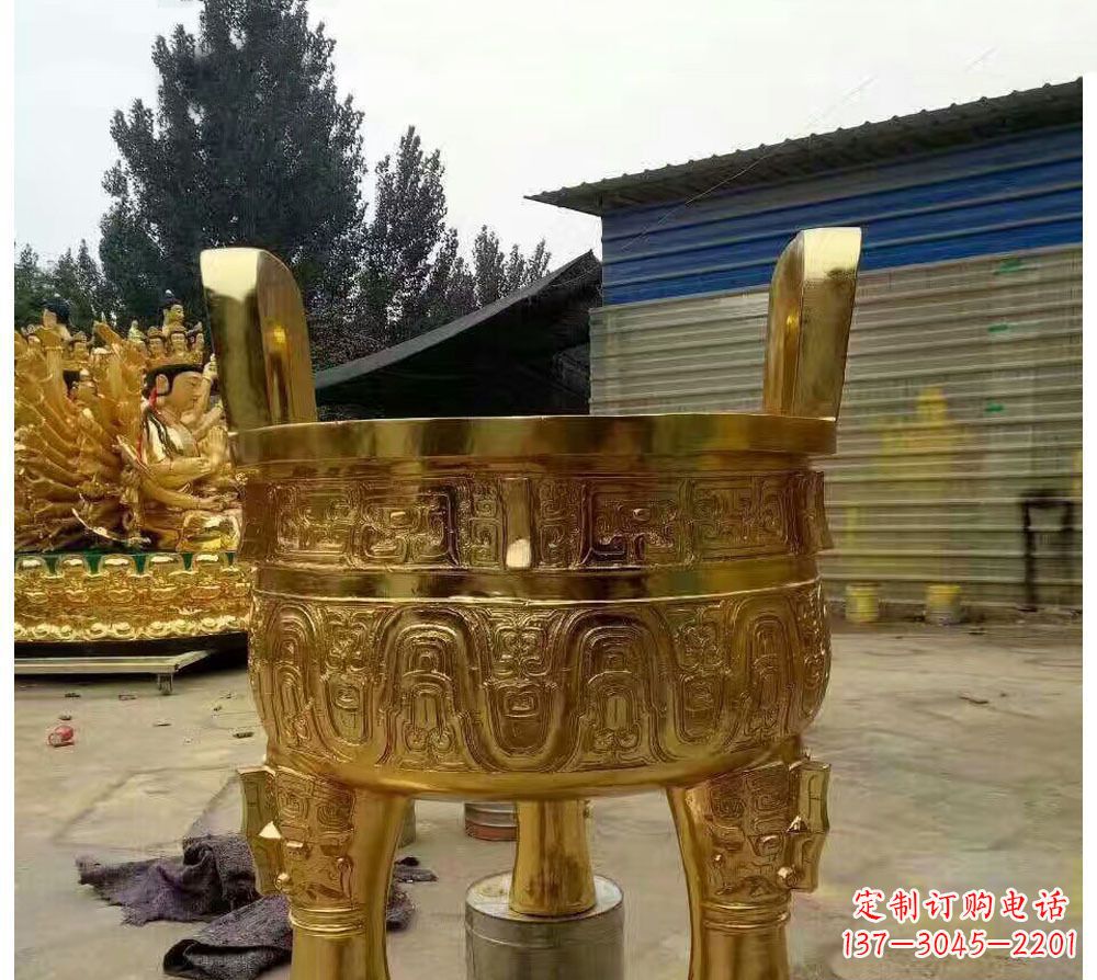 聊城寺庙三足圆形香炉铜雕