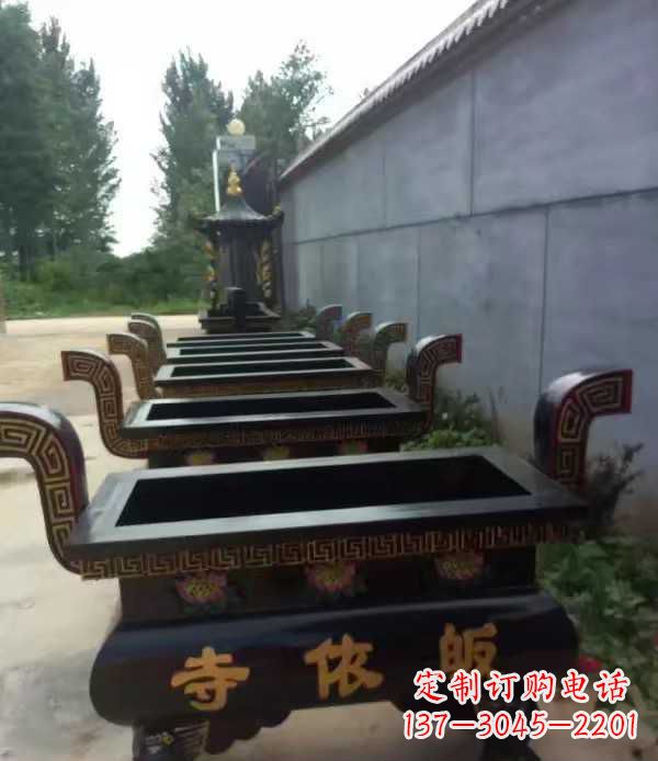 聊城寺庙四足方形香炉铜雕