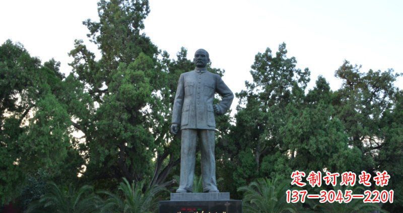 聊城孙近代名人铜雕_1