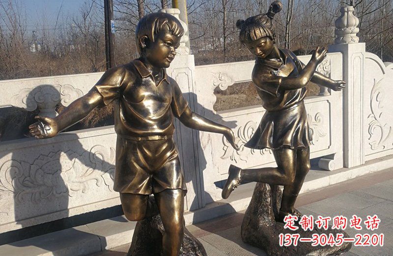 聊城踢毽子的儿童铜雕 (2)