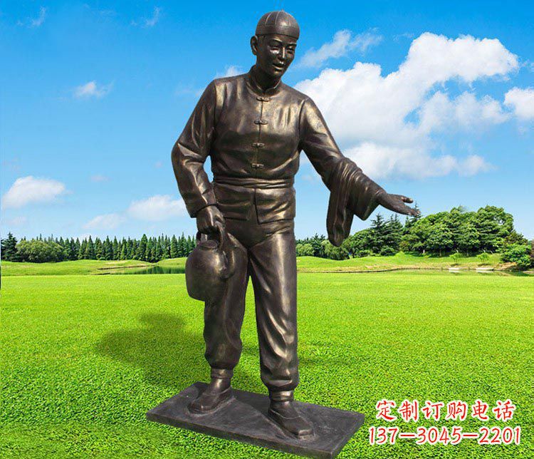 聊城提茶壶的店小二铜雕