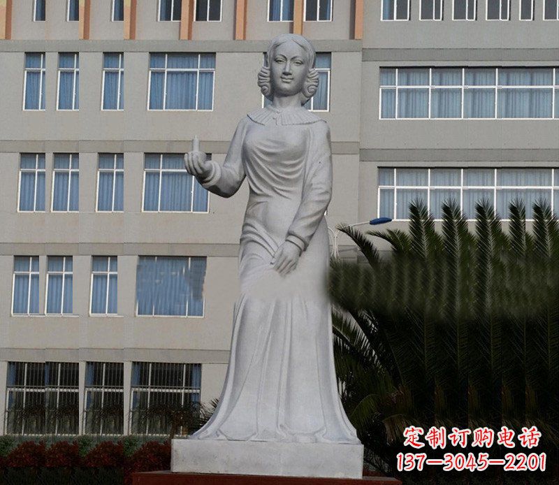 聊城提灯天使弗洛伦斯·南丁格尔石雕 (2)